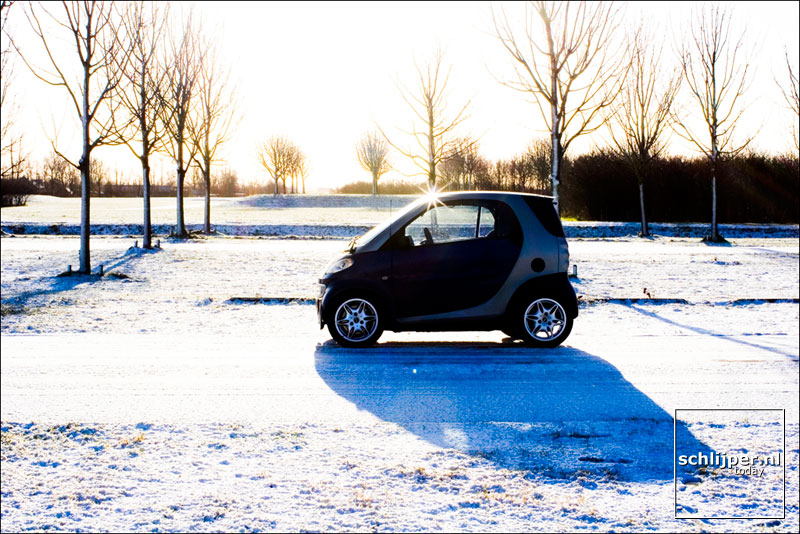 Nederland, Ouderkerk aan de Amstel, 24 januari smart in de sneeuw