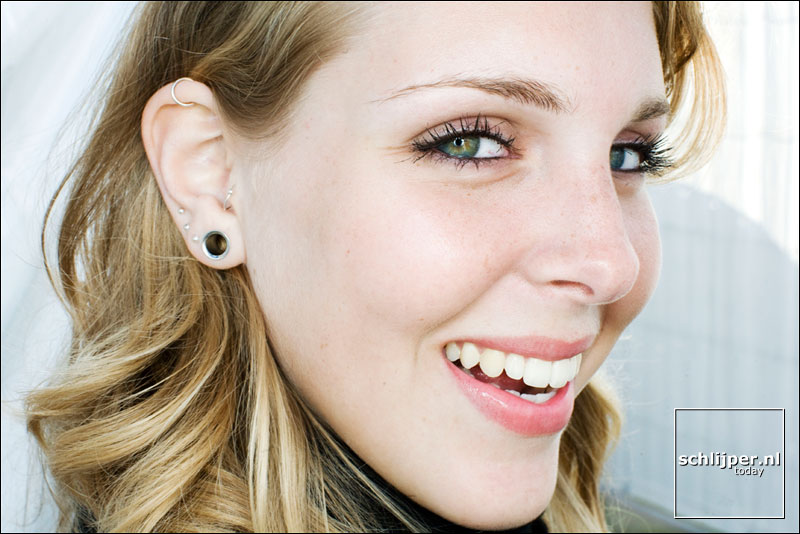 070707-meisje-piercing-2.jpg
