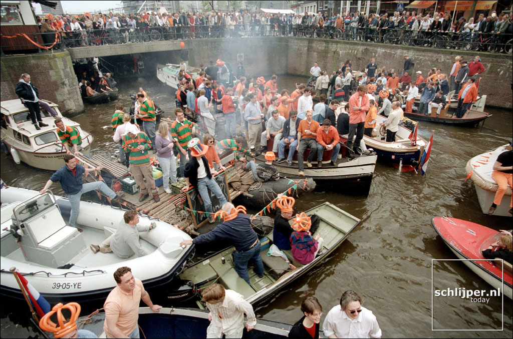 Nederland, Amsterdam, 30 april 2001.