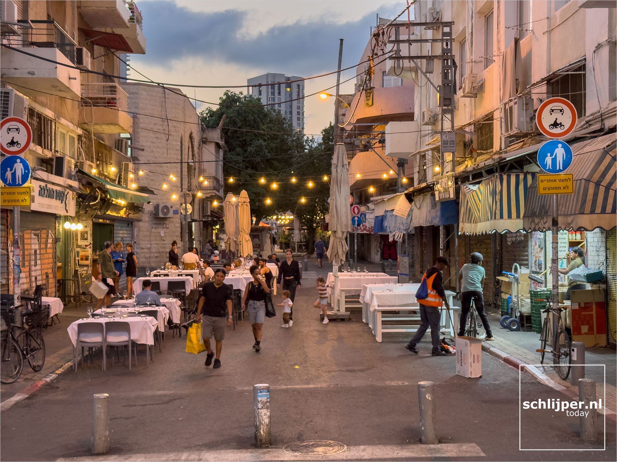 Israel, Tel Aviv, October 17, 2025